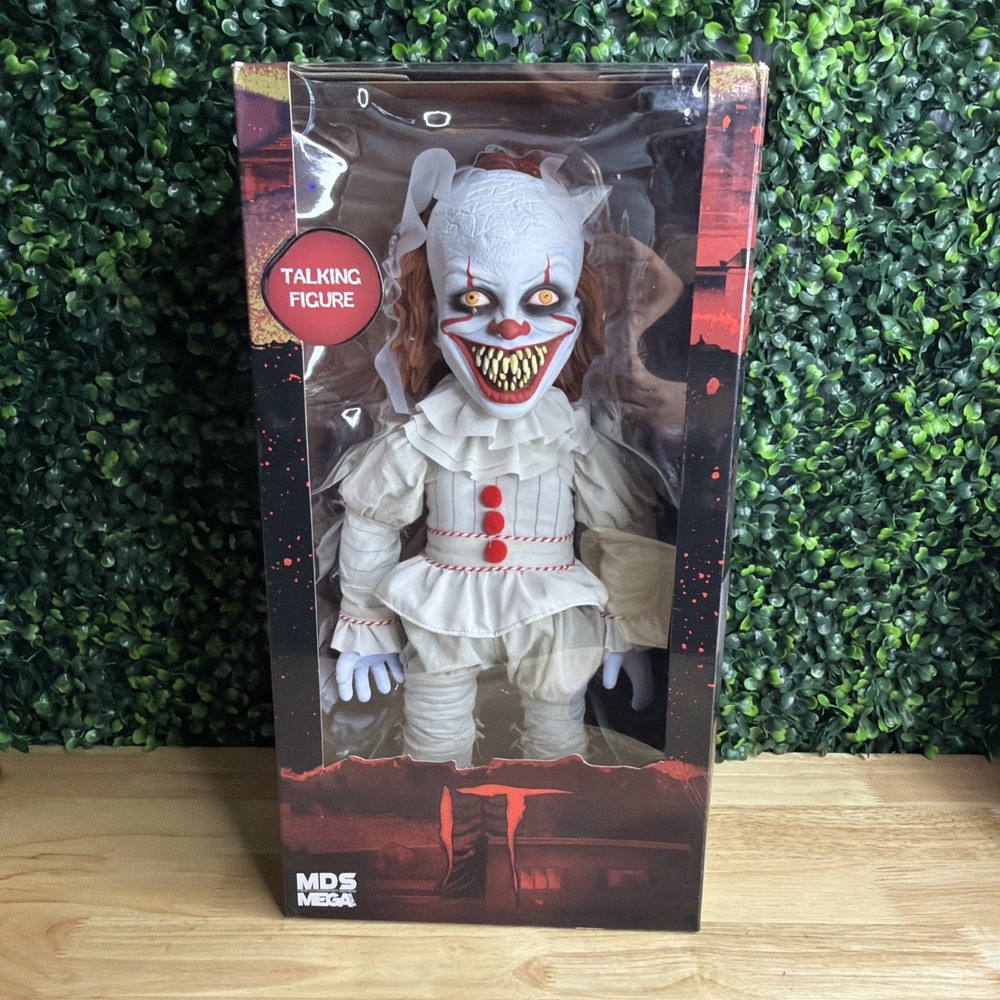 MEZCO MDS Mega Scale IT Horror Movie Talking Sinister Pennywise 15" Doll Teeth